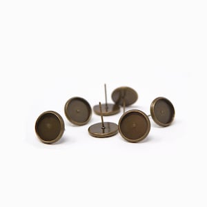 10 or 20 pcs Bezel Earring Blank , 10mm, Bezel Earring, Bezel Leverback earring hooks with trays, Cabochon Settings, Earring Trays