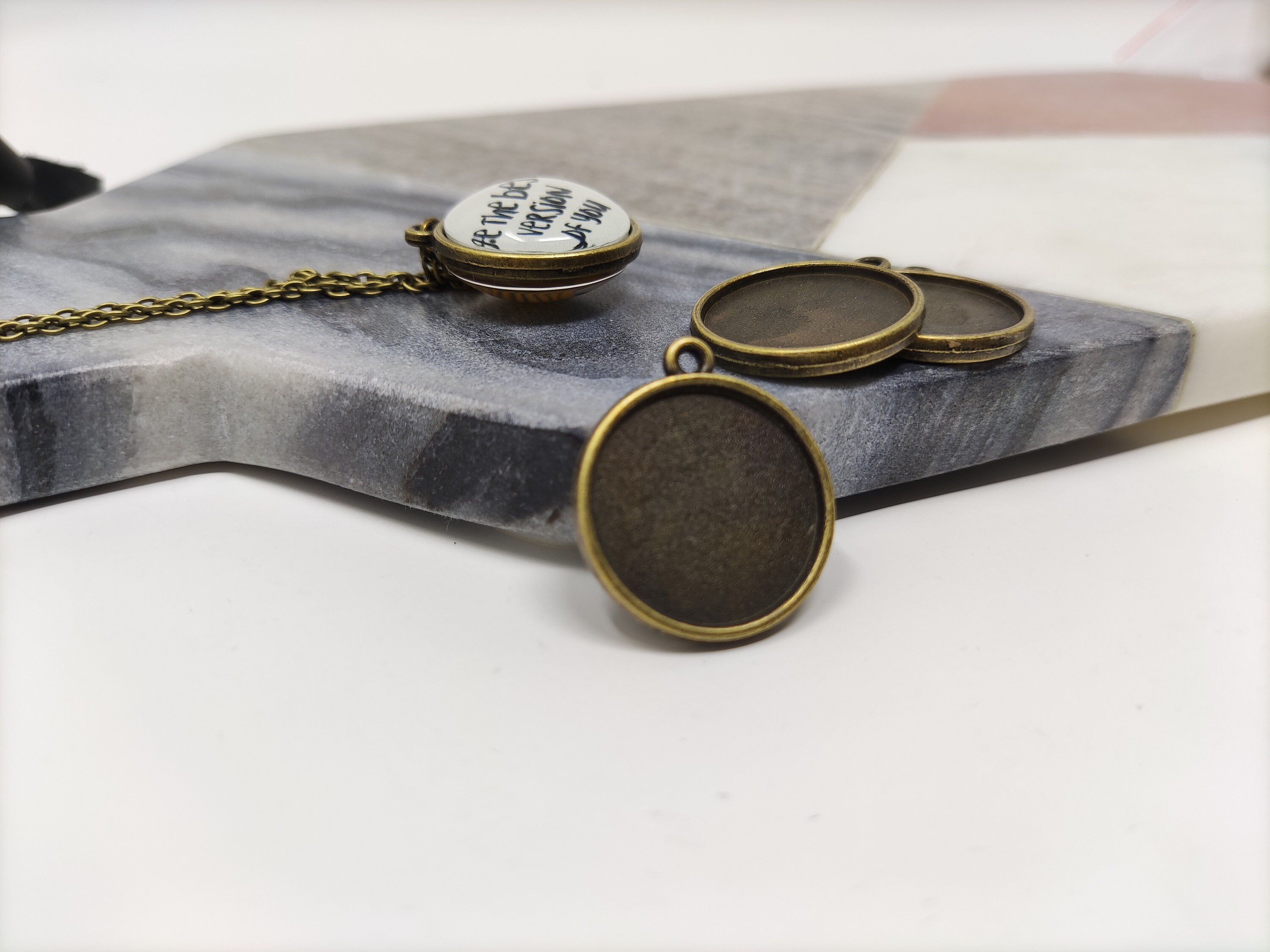 Vassoi In Ottone Pesante Con Incisioni - 1960 - Catawiki