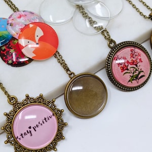 Kit de 32 colliers à pendentifs DIY pour adultes et enfants avec plateau de la lunette et cabochons