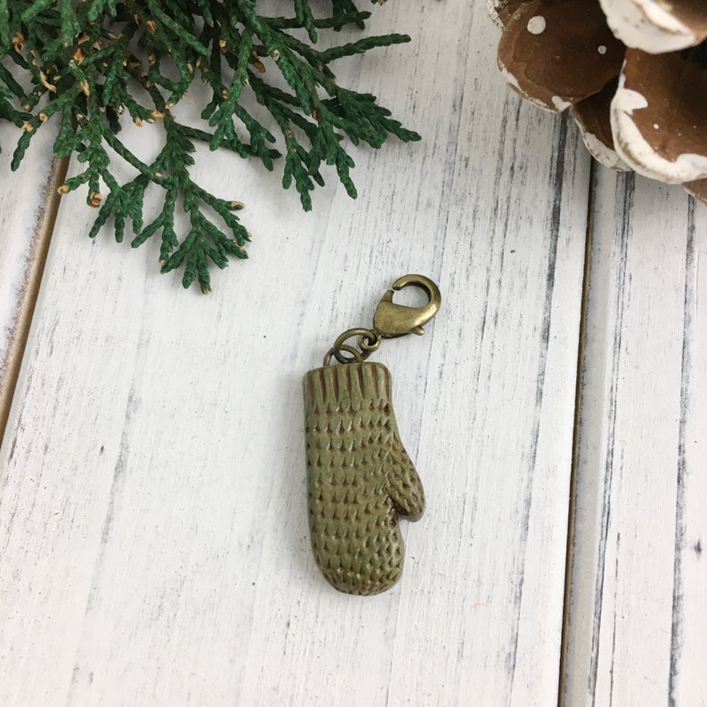Gift for Knitters Knitting Stitch Markers Green Knit Mitten Progress Keeper