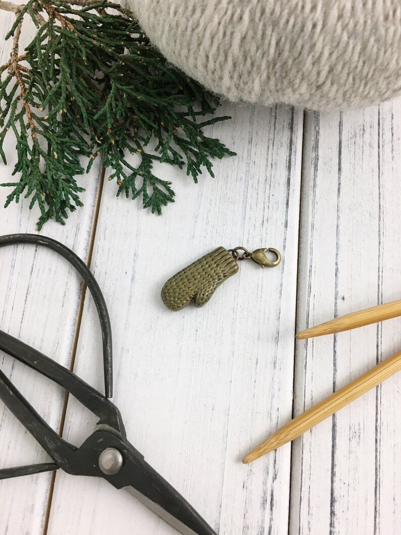 Gift for Knitters Knitting Stitch Markers Green Knit Mitten Progress Keeper