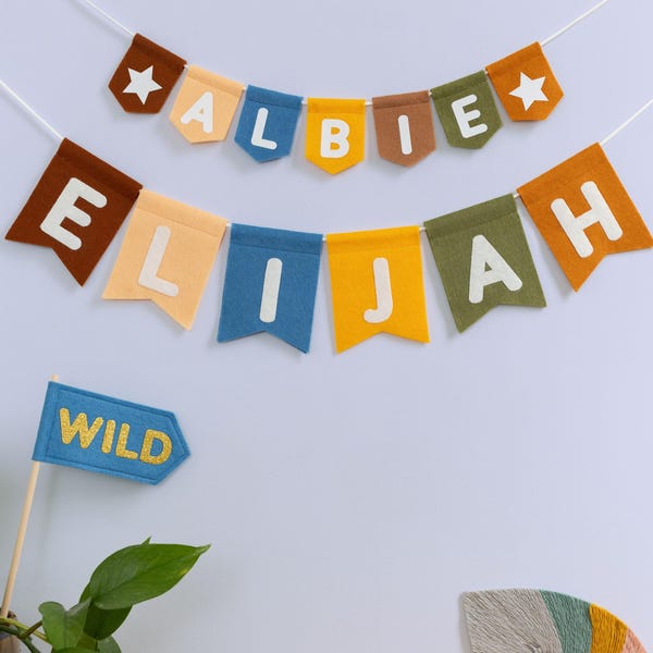 Bandierine in feltro personalizzate con nome. Decorazione ghirlanda personalizzata per la cameretta dei bambini. Colori arcobaleno, pastello, giungla, neutri.