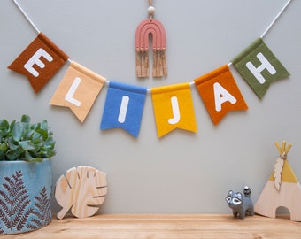 Gepersonaliseerde naam Bunting. Voelde kinderkamer decor. Aangepaste slinger muur opknoping. Regenboog, pastel, jungle, neutrale kleurkeuzes.