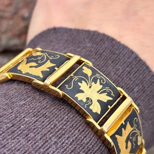 Bracelet de sécurité vintage 8 lamelles fleurs et oiseaux dorés damas