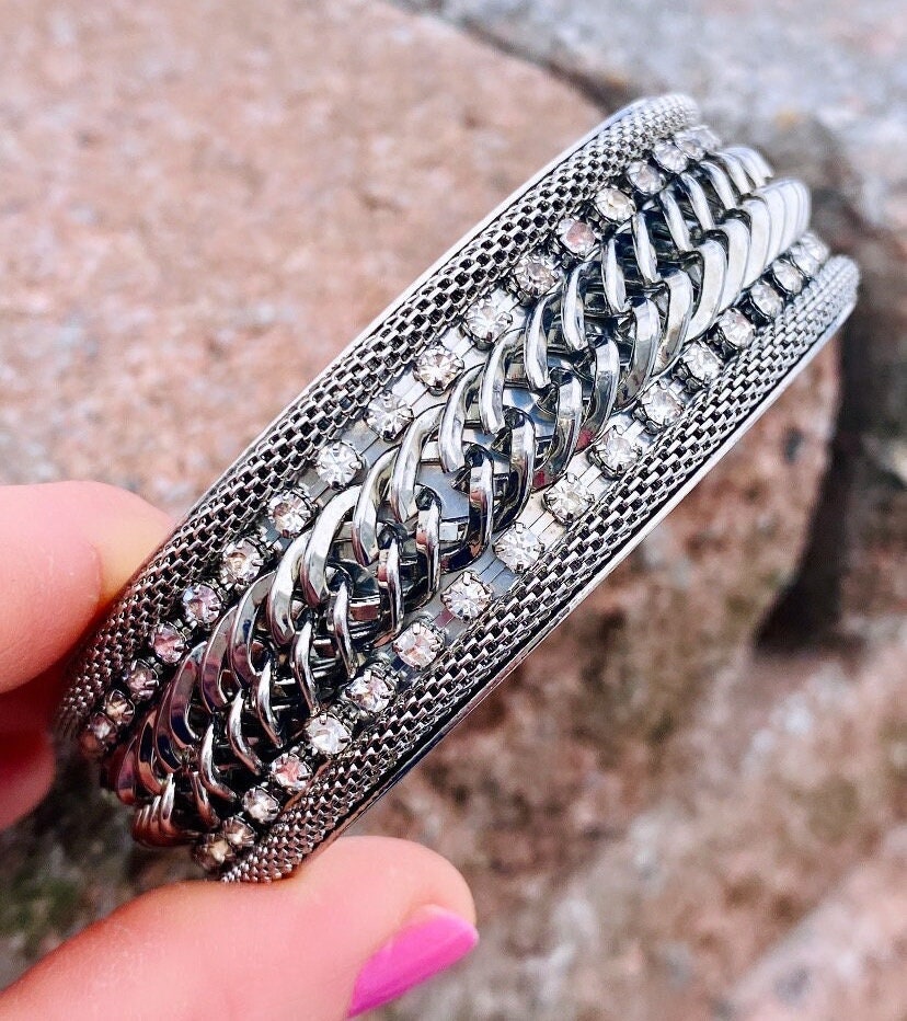 Beautiful Silver Tone Links Mesh & Rhinestones Inset Bangle