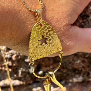 Vintage 90s gold tone chain with pendant charm holder Opera necklace 30” long #602