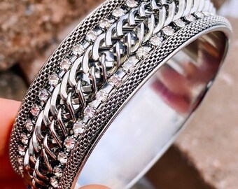 Beautiful Silver Tone Links Mesh & Rhinestones Inset Bangle