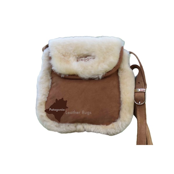 Sheepskin shoulder bag Sac à main en bandoulière en peau de mouton Lammfell Umhängetasche sheepskin shoulder strap handbag