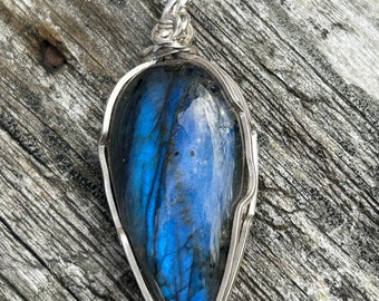 Gorgeous Labradorite Pendant