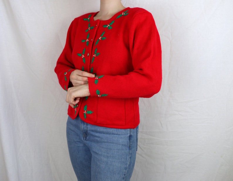 Lovely 1960s Holly Leaf Christmas Cardigan with Pockets and Shoulder Pads*
