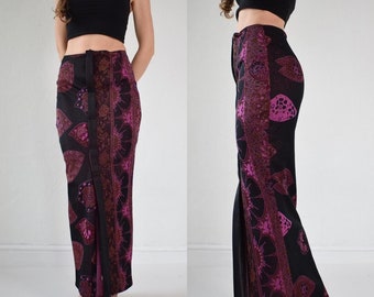 Beautiful rare 1970s vintage oriental-inspired tightly fitted maxi skirt in lurex fabric