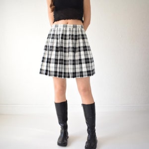 Cute vintage 90s pleated monochrome check pleated mini skirt image 1