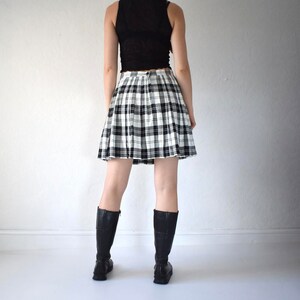 Cute vintage 90s pleated monochrome check pleated mini skirt image 3