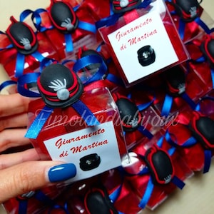 Bomboniere cappellino giuramento, carabinieri, polizia finanza, pensione in fimo.