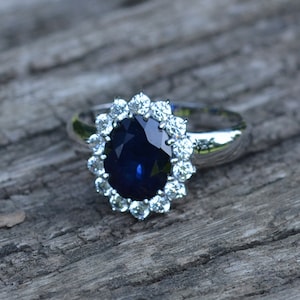 Sapphire and diamond ring, Royal blue sapphire ring, Princess Diana ring