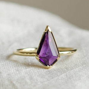 Anillo de compromiso único de amatista, anillo con gema en forma de cometa, anillo de piedra natal de febrero