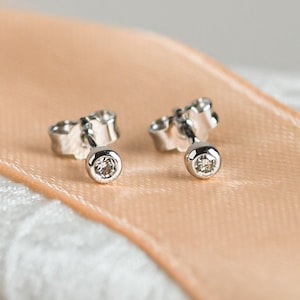 Aretes diminutos, Conjunto de aretes diminutos, Sementales de oro pequeños, Pendientes delicados únicos