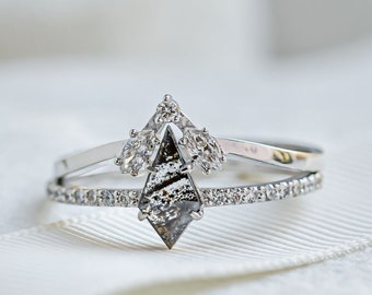 Salt and pepper kite diamond ring set, Marquise wedding band, Kite cut engagement ring