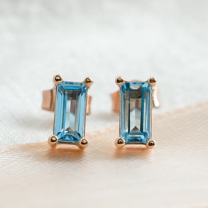 Véritables boucles d'oreilles avec topaze bleue, boucles d'oreilles baguette en or rose 14 carats, boucles d'oreilles avec topaze bleue suisse