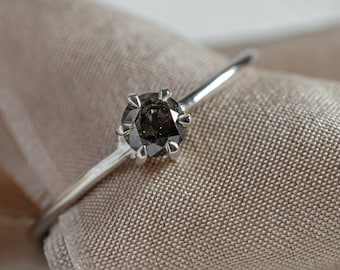 Kleiner Verlobungsring mit Salz und Pfeffer Diamant, Alternativer Verlobungsring