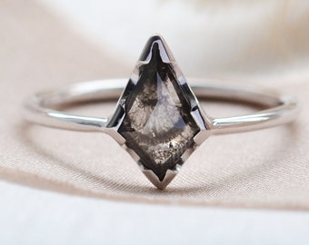 Schlichter Drachen Diamant Ring Salz und Pfeffer Verlobungsring aus 14K Weißgold