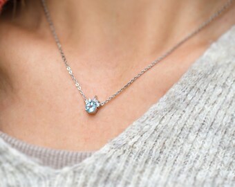 Halskette aus natürlichem Aquamarin, 14 Karat Weißgold und Diamanten, handgefertigt