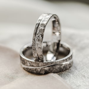 Engraved wedding ring, Hammered wedding band, Couple wedding bands, Textured wedding band