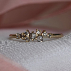 Yellow gold cluster engagement ring Alternative salt and pepper diamond ring 画像 1