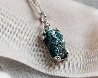 Dainty raw diamond necklace, Unique blue diamond necklace, Uncut diamond necklace