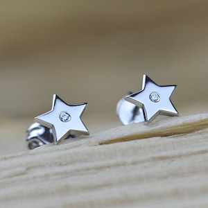 Tiny star earring, Minimalist earrings solid gold, Tiny rose gold earrings, Star diamond earrings,  Star earrings