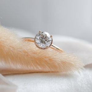 Luxury 1ct Moissanite ring, Solitaire Moissanite engagement ring in Rose gold 14K image 3