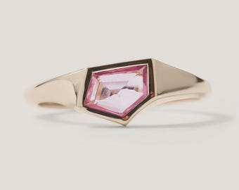 Natürlicher rosa Saphirring, ungewöhnlicher Verlobungsring aus Gelbgold 14K
