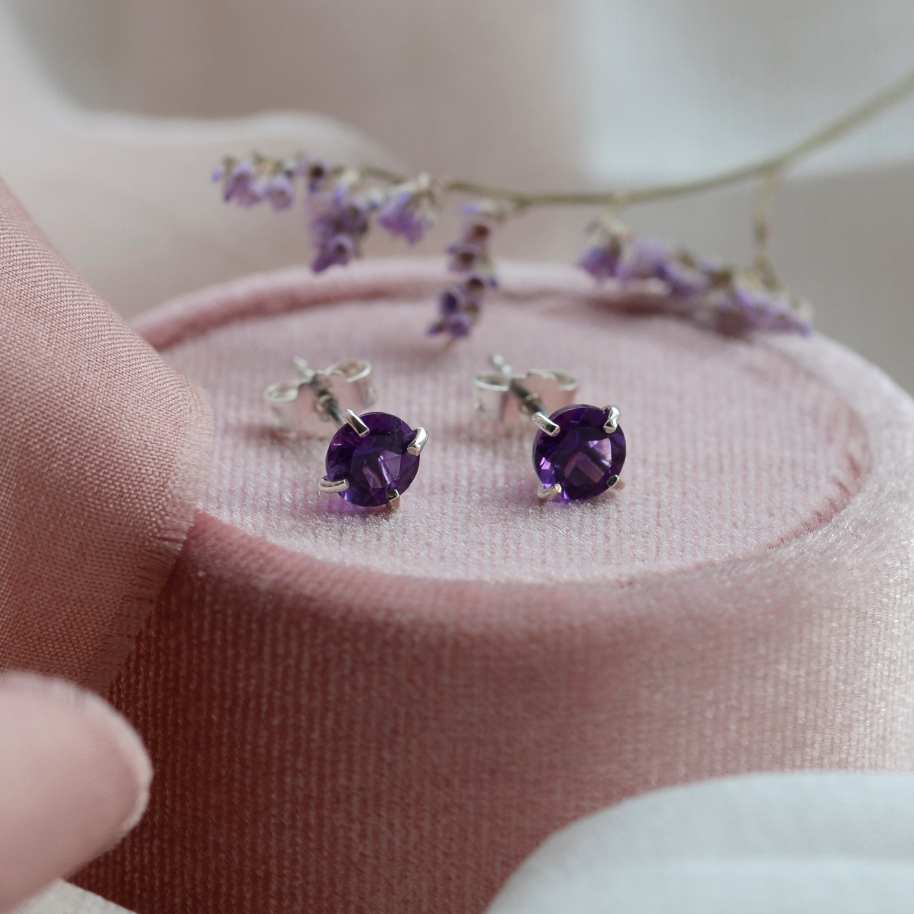 Petit Amethyst Studs