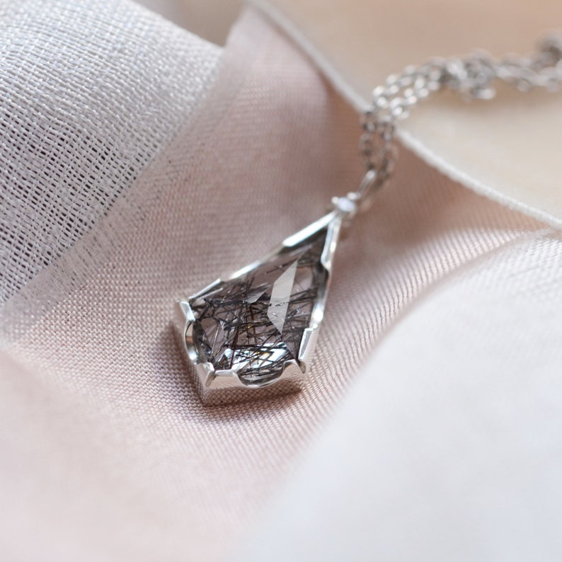 Collana al quarzo tormalina Ciondolo unico in pietra preziosa Collana con diamanti Kite immagine 5