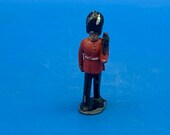 20 39 s - 50 39 s Painted Lead Patrolling Scots Guard 5.8cm