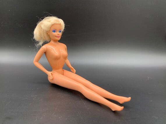 fare clue Sidewalk Vintage Mattel Barbie Doll With Bending Knees AP nude - Etsy