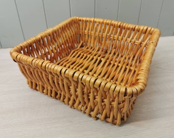 Nice Old Square Wicker Basket, Vintage Wicked Basket 30cm Square