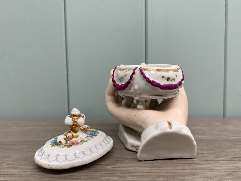 Antique Conta & Boehme porcelain, Hard paste Porcelain Trinket Pot, 19th C Hand holding trinket, Possibly Germany image 10