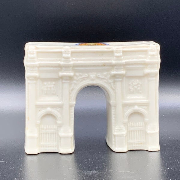 Crested China Bridge, Matlock, Aqua Salubritas usu