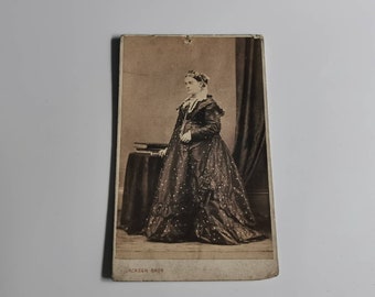 Antique Portrait Photograph on Card 10.4 / 6.4cm Portrait of a Lady
