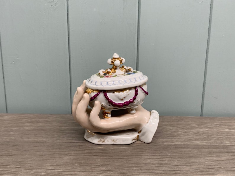 Antique Conta & Boehme porcelain, Hard paste Porcelain Trinket Pot, 19th C Hand holding trinket, Possibly Germany image 9