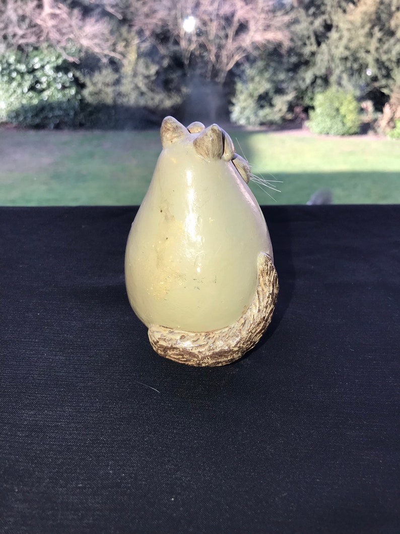 Vicki Thomas Cat Figurine 1998