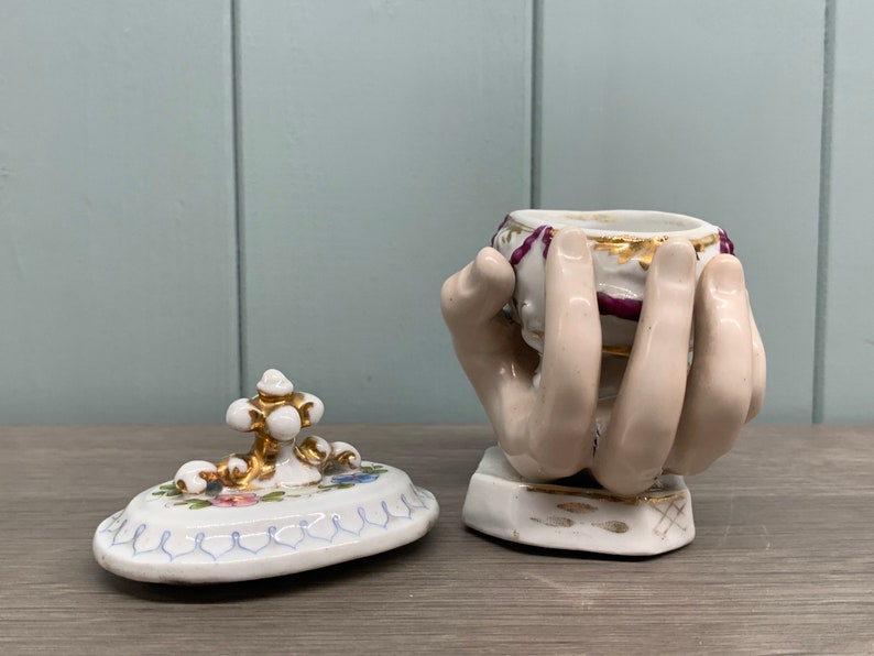 Antique Conta & Boehme porcelain, Hard paste Porcelain Trinket Pot, 19th C Hand holding trinket, Possibly Germany image 7