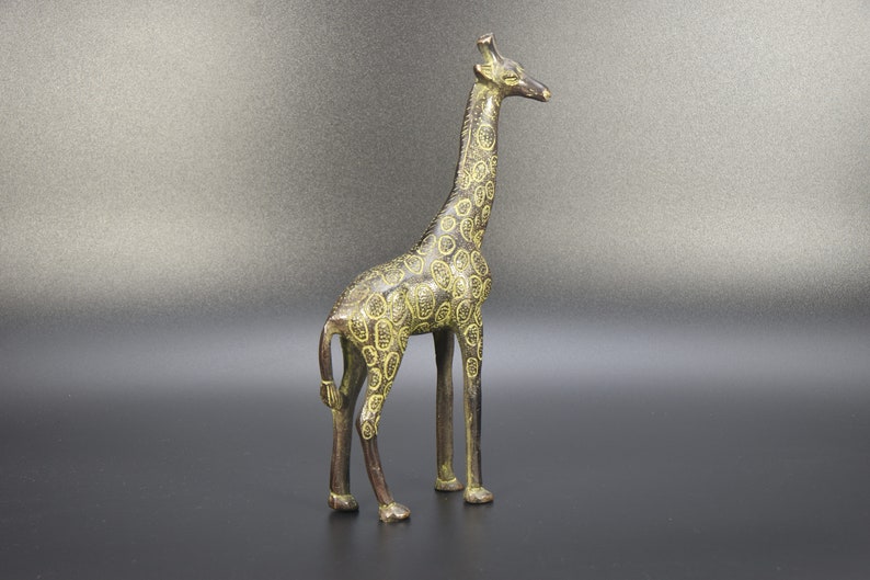 Giraffe Statue Very Old handmade Greeny Color Giraffe Statue Giraffe vintage Giraffe statue