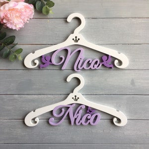 Cintre personnalisé avec nom Cintre de mariage en bois pour enfants, décoration de chambre, Cintre pour enfants, Cintre en bois pour bébé fille