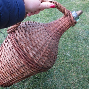 Large wicker bottle, Glass wine bottle, Whiskey bottle, Wicker cover bottle, Hand knotted bottle, Bottle with woven straw covered, Gift idea