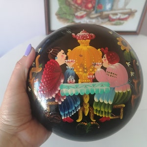 Vintage Wooden Box, Jewelry Box, Hand Painted Box, Treasures box, Black Round Storage Box,  Keepsake Box, Black box, Gift idea.