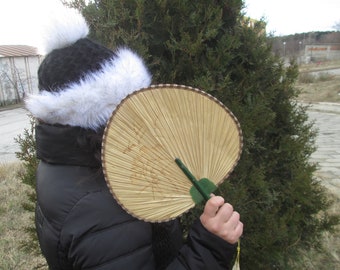Vintage fan, Straw hand fan, Handmade fan, Round hand fan, Ladies&#39; accessory, Gift for her, Wedding gift, Wedding hand fan, Woven Straw Fan