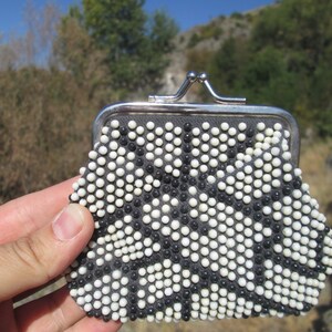 Kiss lock purse, Beaded Purse, Coins Purse, Vintage Beaded Wallet, Coins Pouch, Purse With Plastic Beads, Gift For Her, Retro Small Purse