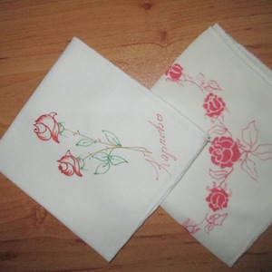 Pañuelos de algodón búlgaros vintage: diseño de rosas, juego de 2